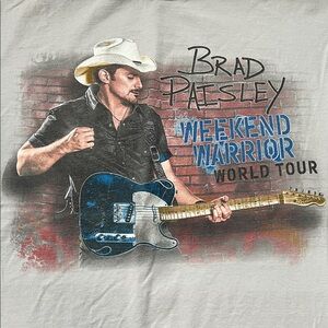 Brad Paisley Tour Graphic TShirt Gray Size Large